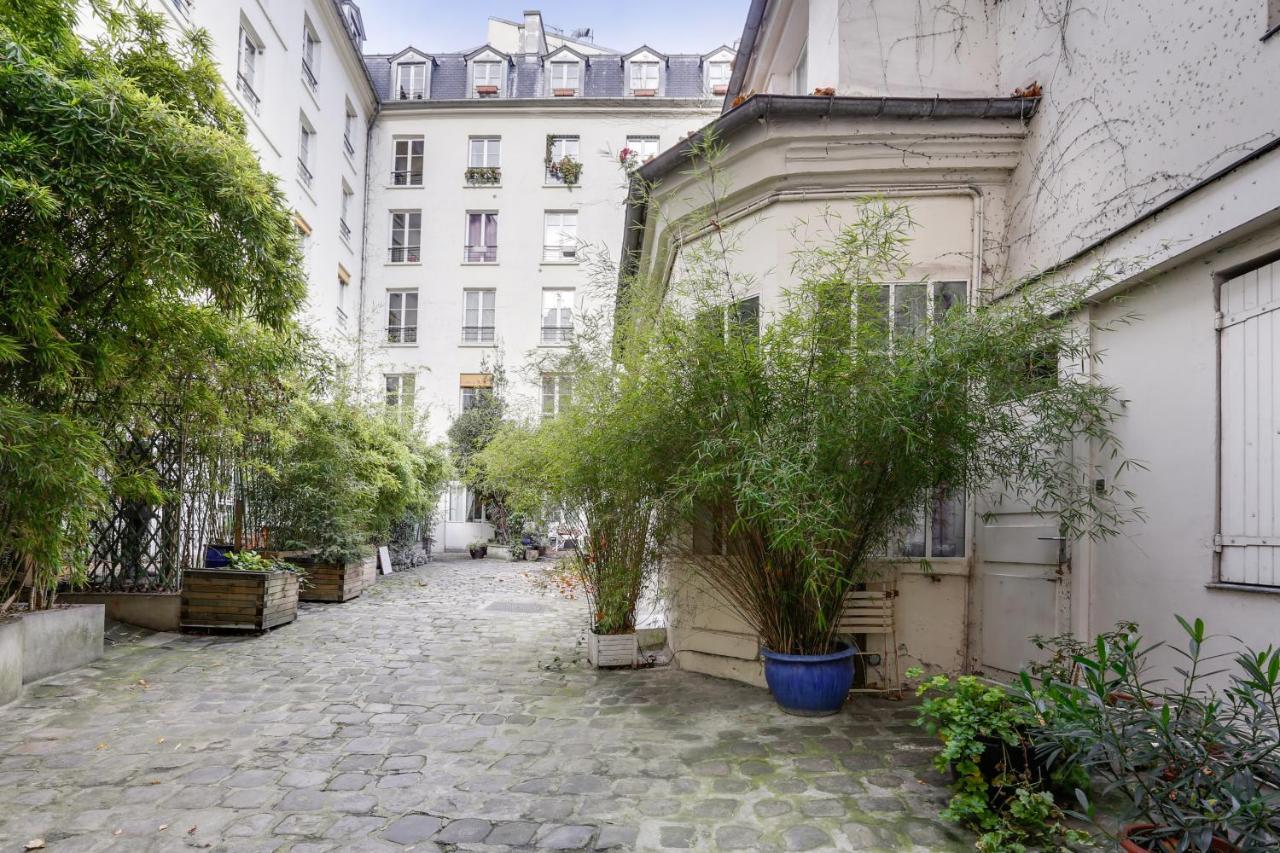 Montorgueil/ Rue Saint Sauveur Parijs